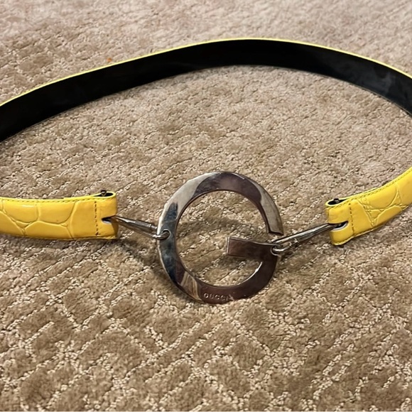 Gucci, vintage belt, yellow strap, and there is a black scratch on it - Picture 5 of 8